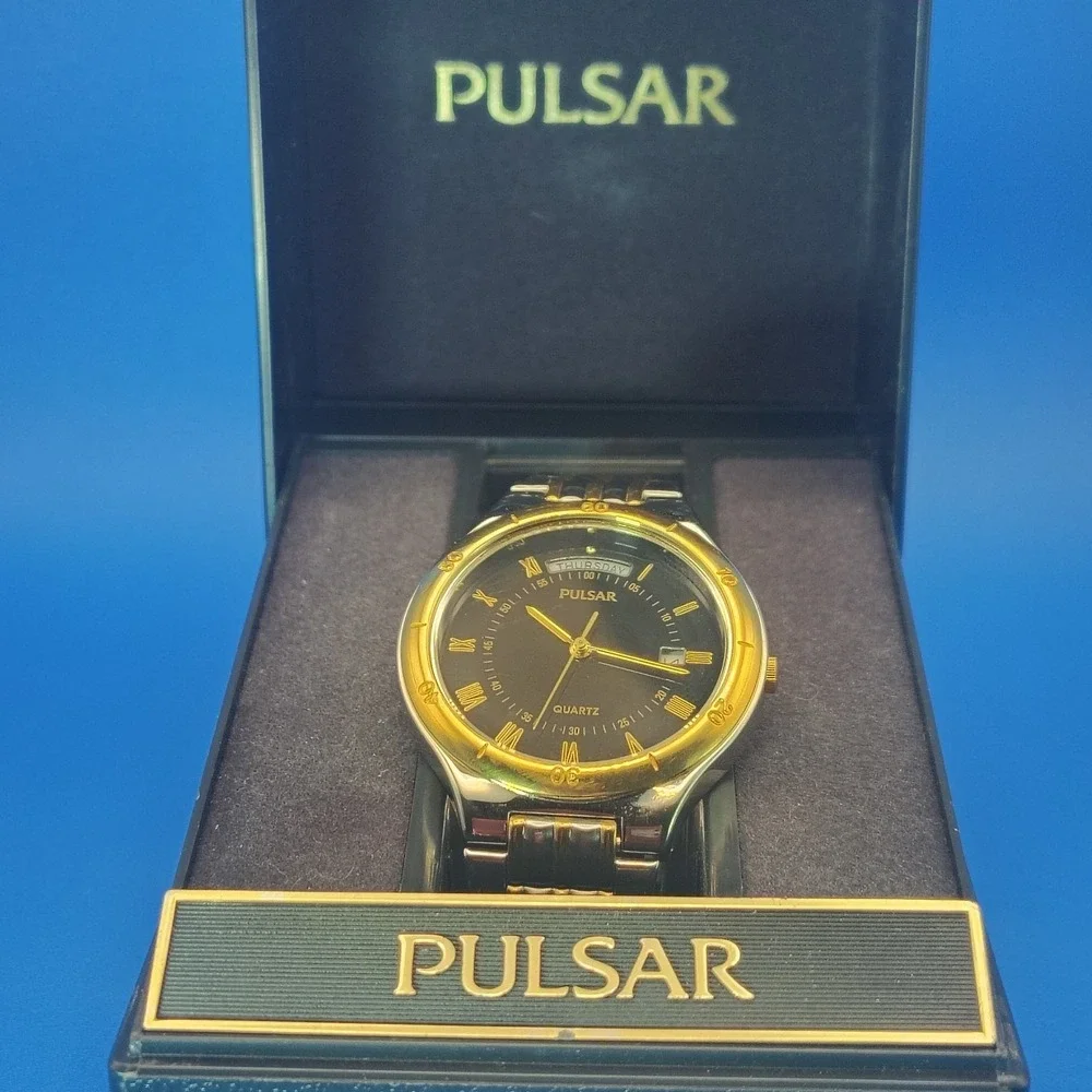 Vintage 1988 Pulsar by‎ Seiko Day Date 35mm Mens Quartz Dress Watch Full Box Set